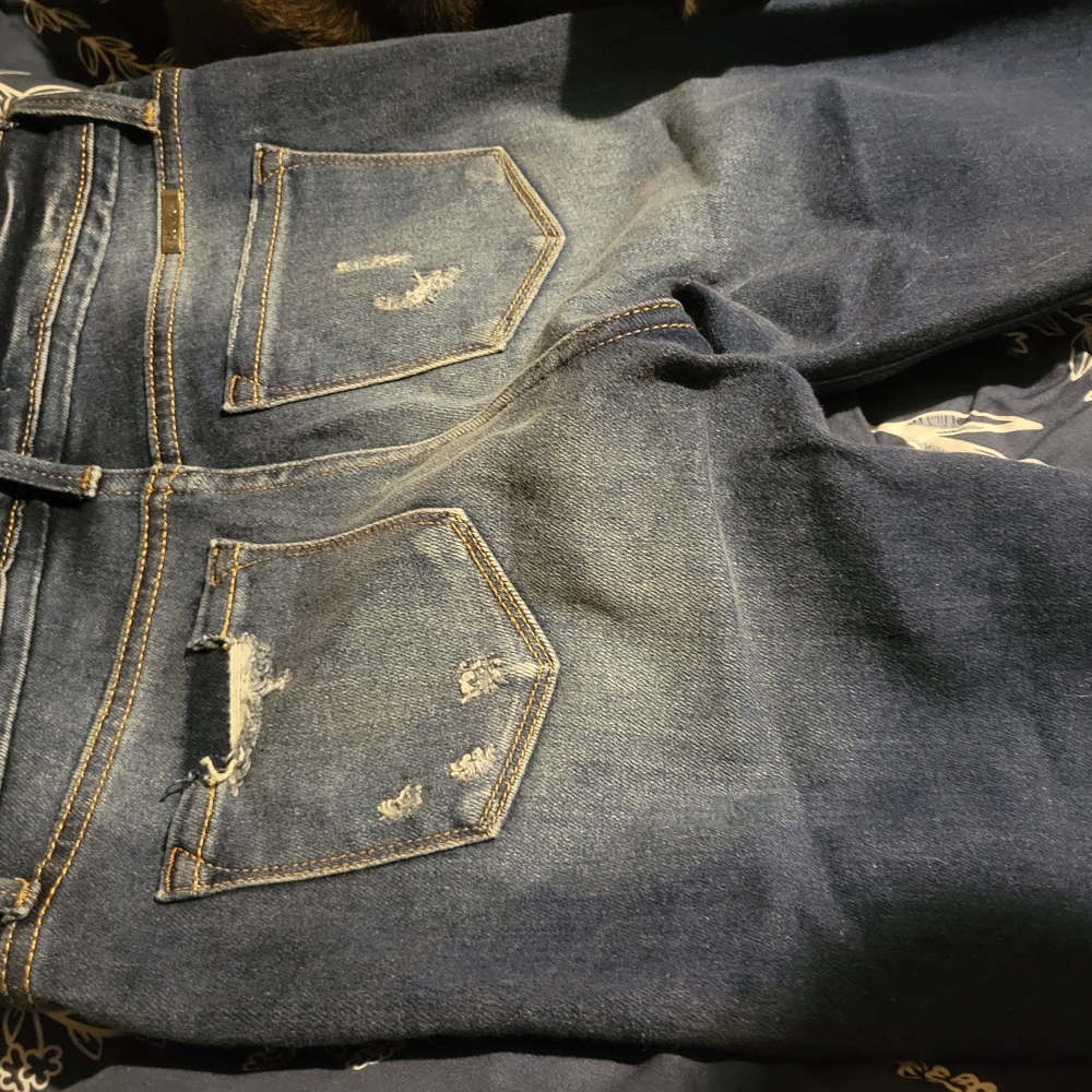 KanCan Blue Skinny Jeans with Distressed Vintage Look